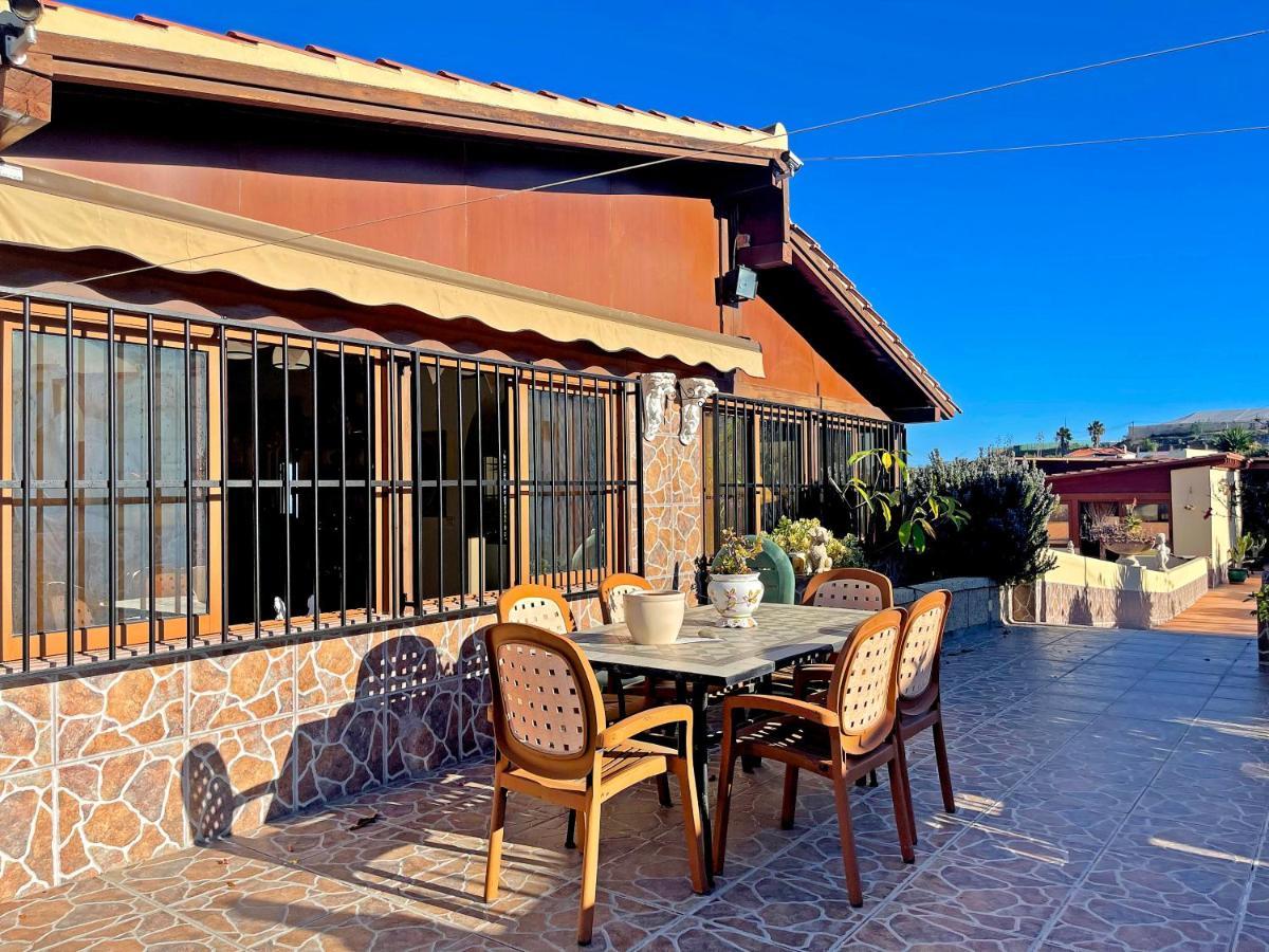 Villa Exquisite Rural House With Garden, Pool And Sea Views Arico Viejo Exterior foto