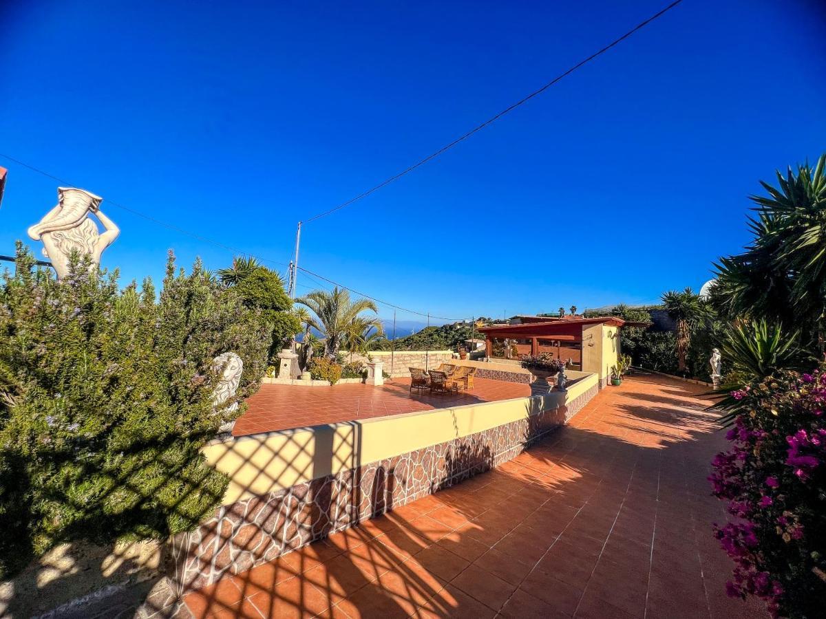 Villa Exquisite Rural House With Garden, Pool And Sea Views Arico Viejo Exterior foto