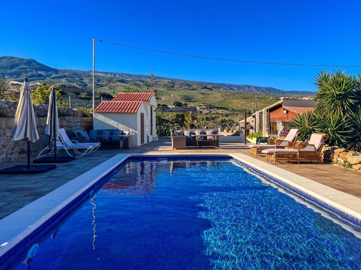 Villa Exquisite Rural House With Garden, Pool And Sea Views Arico Viejo Exterior foto